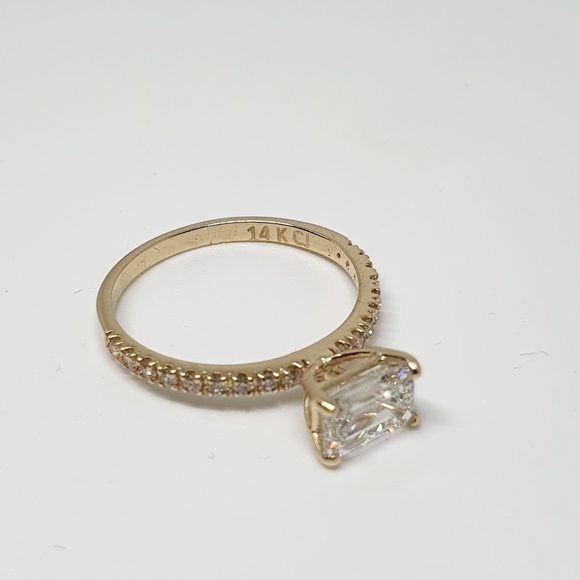 1.01 Ct East-West Emerald Lab Grown Diamond Ring - Picture 5 of 13